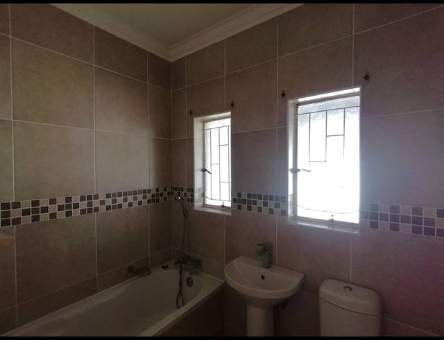 3 BEDROOM FREESTANDING FOR SALE IN STILFONTEIN EXT 4